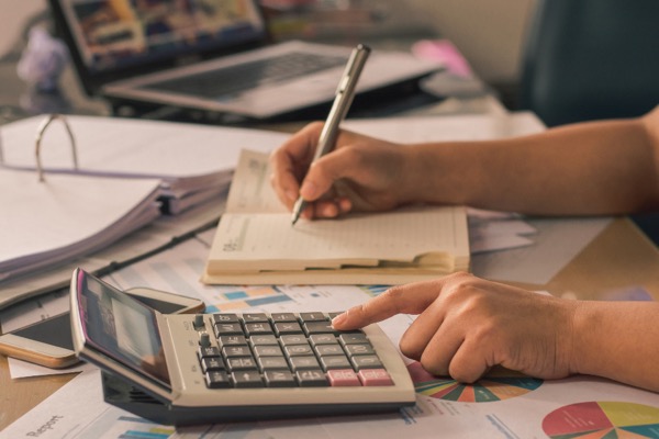 Factor Rate vs. APR: How to Calculate True Cost